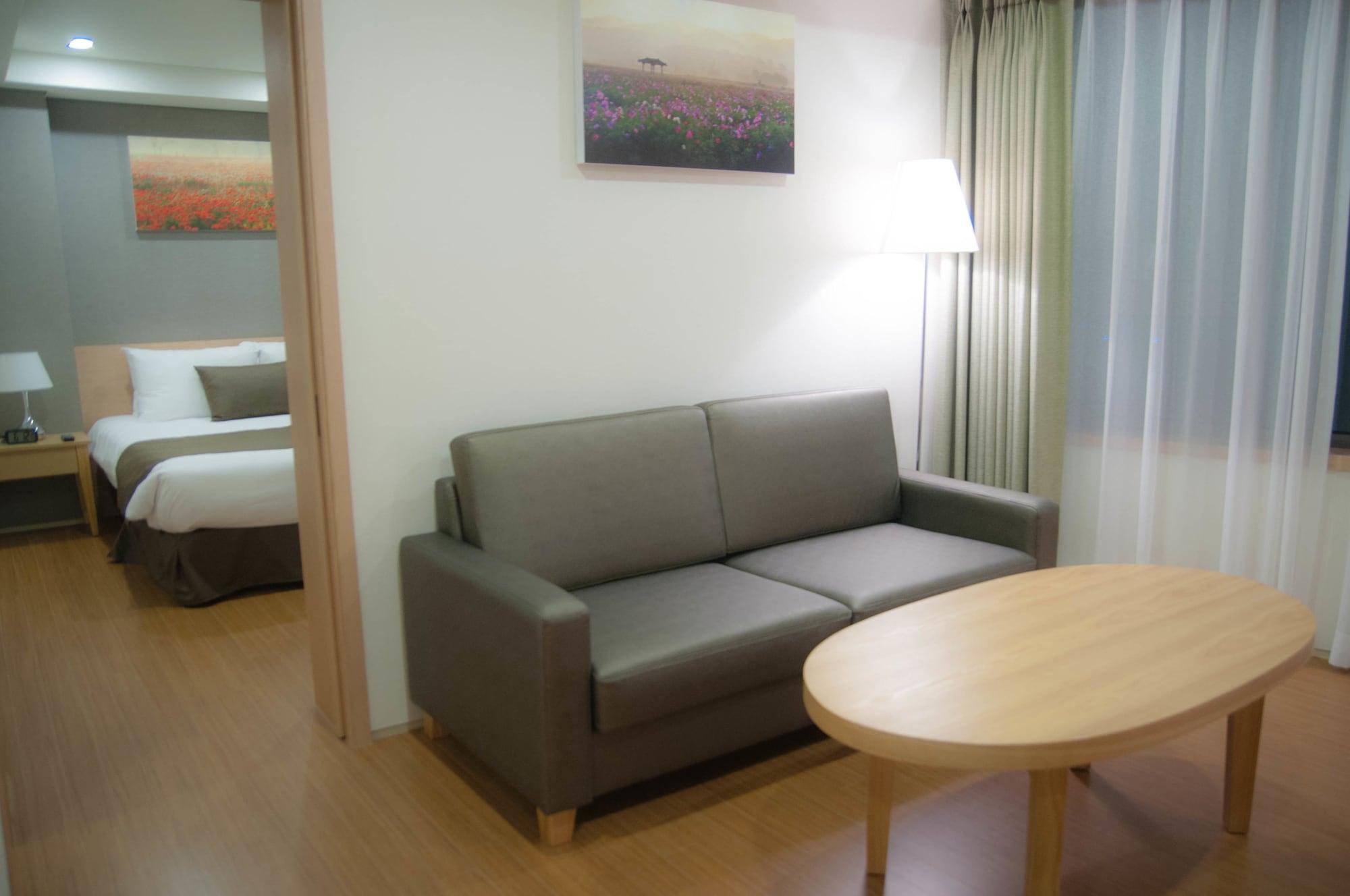 Benikea Jungmun Hotel Seogwipo Exterior photo